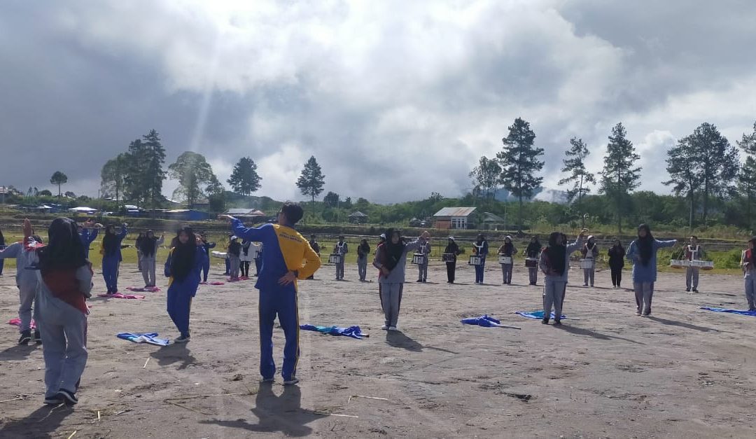 Marching Band SMA Unggul Binaan Semarakkan HUT Kabupaten Bener Meriah ke-19